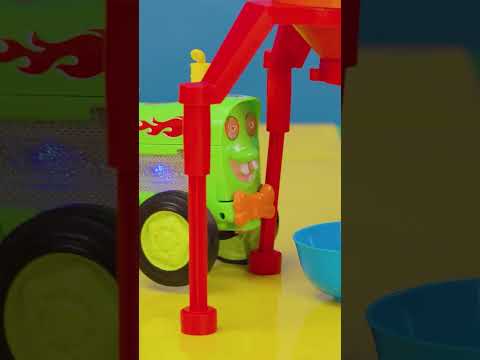 Alert! Candy Everywhere! 🍬🍭 #shorts #christmas #toys