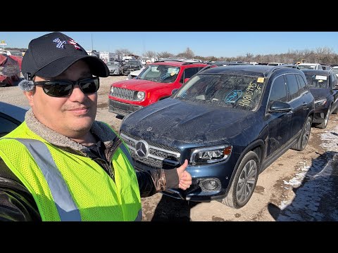 I Found a Mercedes GLA and GLB 250 at IAAI! Which One is Better?