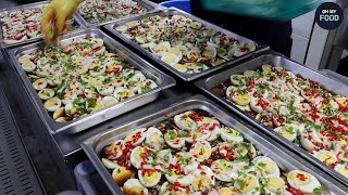 이걸 이렇게 만든다고? 점심시간에만 2000명이 먹고가는 엄청난 이곳 Korean street food