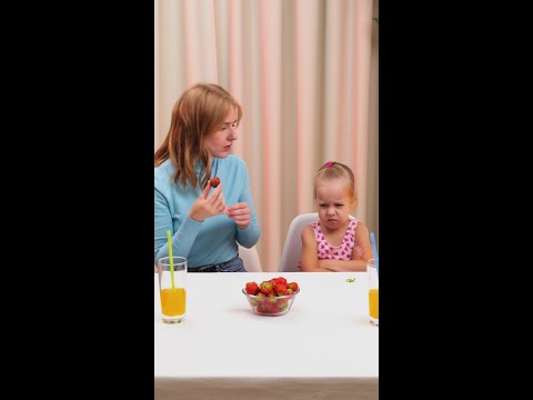 ? Fun strawberry eating! Kid-friendly food trick