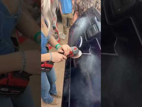 Girl that sign cars!