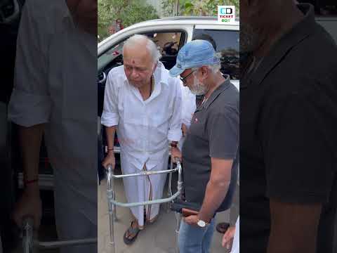 நடக்க முடியாமல் காரில் இருந்து இறங்கி வந்த ராதாரவி #radharavi #radharavivideo #shortsvideo #shorts