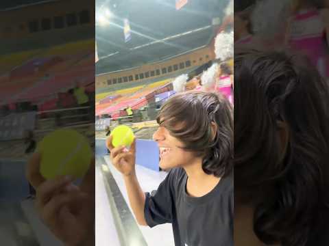 Khiladi ball mangta he 🤣 #shorts #funny #youtubeshorts #shortsfeed #TeamRoyals05 #cricket #ecl #ipl