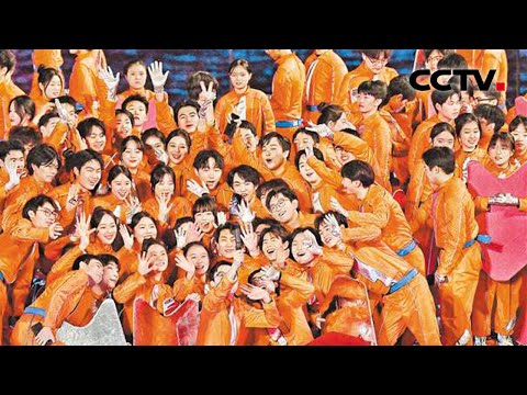 春晚揭秘 重庆分会场：魔幻山城赛博风 爬梯过坎跃龙门 | CCTV春晚