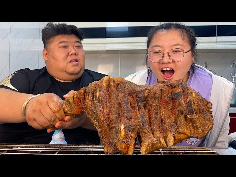 五一假期不添堵，猴哥宅家给老婆“烤羊腿”加餐，夏天的味道要来了！【胖猴仔】