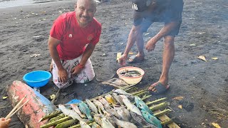 SURGA IKAN LAUT, DI TRAKTIR WARGA GALELA MAKAN IKAN DI TEPI PANTAI