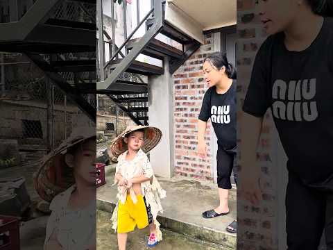 🎬 Thỏ Xám Bỏ Chạy Trong Mưa Gặp Chủ Nhà “Lạnh Lùng”😂🌧️