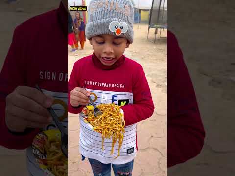 6 साल का बच्चा 7 saal से खा रहा है Chowmein #shorts