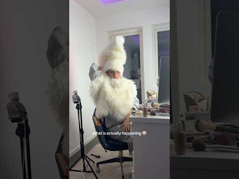 What I post 💄✨What is actually happening 🛋️🧣Content creators will understand 😂