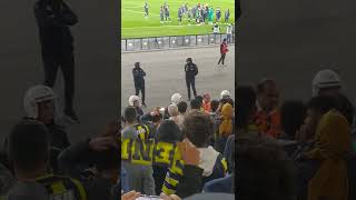 İstanbulspor FENERBAHÇE maç sonu Fenerbahçeli oyuncular taraftarı selamlıyor (tribün çekimi)