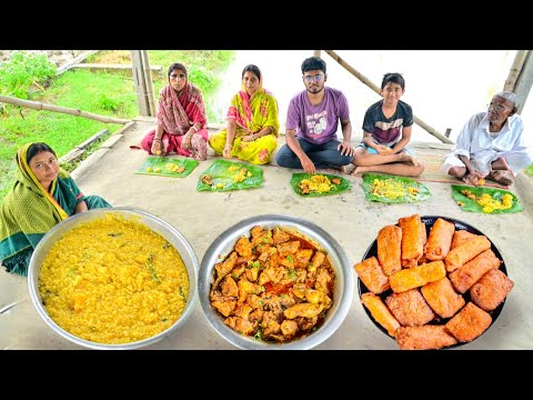 পরিবারের সবাইমিলে জমিয়ে খিচুড়ি খেলাম সাথে চিকেন কষা আর বেগুনি