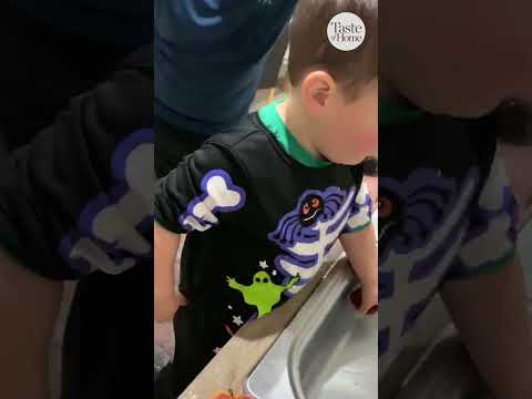 Kid Keeps Cheating at Bobbing for Apples by Using his Hands