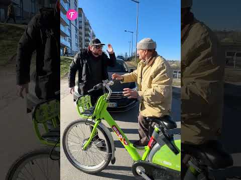 Grandad's brave act in an unpredictable road situation #shorts