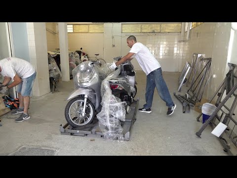 unboxing HONDA SH125 mode scooter silver color 2023