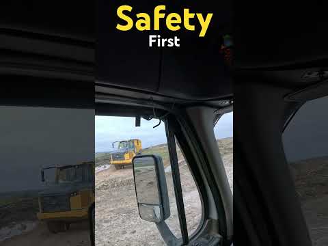 Safety first!! #flatbed #truckerlove #responsibledriving #trucker #truckdriver