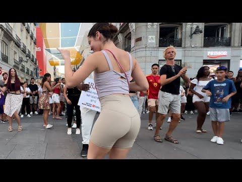 ”¡Imposible No Mirar! El Arte de Bailar de Esta Chica Te Dejará Loco”  SALSA 2025