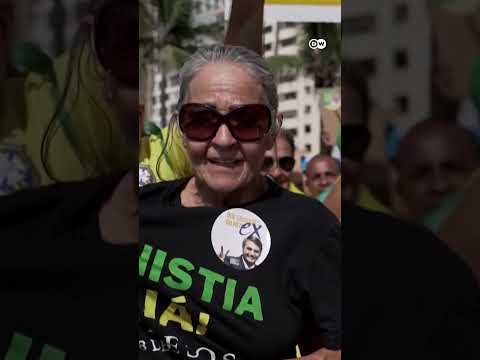 Thousands rally in support of Bolsonaro as ex-president faces coup charges | DW News