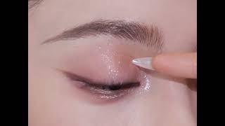 Quick Eyeshadow Blend and Lash Application