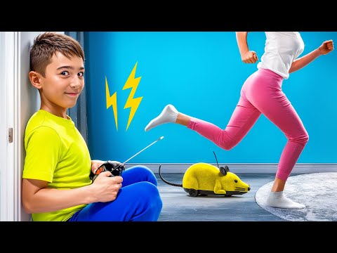 DeeDee Family Funny Adventures For Kids