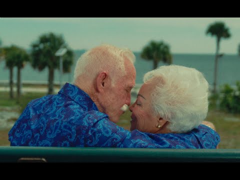SI A TODO - Guaynaa (Official Music Video)