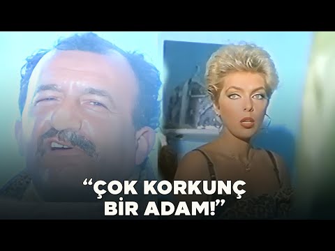 Yağmur Altındaki Kedi Türk Filmi | Rıfat, Duygu'yu Dikizliyor