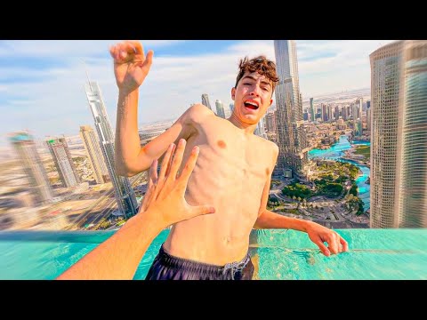EMPUJO a Mi AMIGO DESDE el EDIFICIO MAS GRANDE de DUBAI! (broma)