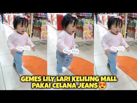 LUCU BANGET!! LILY LARI KELILING MALL PAKAI CELANA JEANS