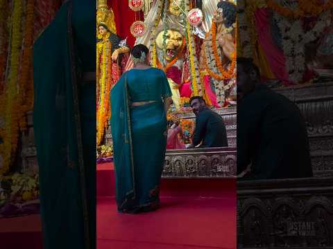 Ajay Devgan & Kajol Devgan seeking blessing from Maa Durga 🙏❤️#kajol #ajaydevgan