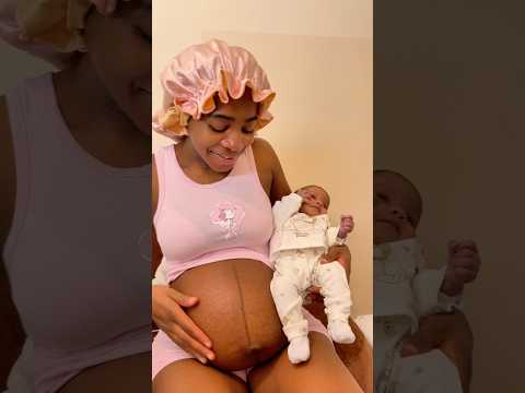 Kendra with her so many questions about baby Alea 🤣