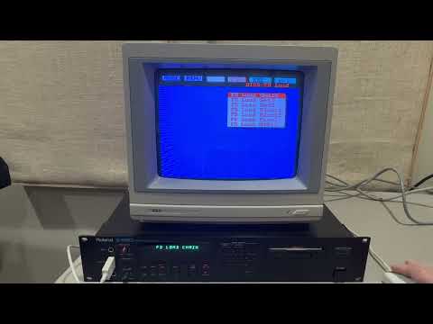 Roland S-550 monitor boot-up and disk load