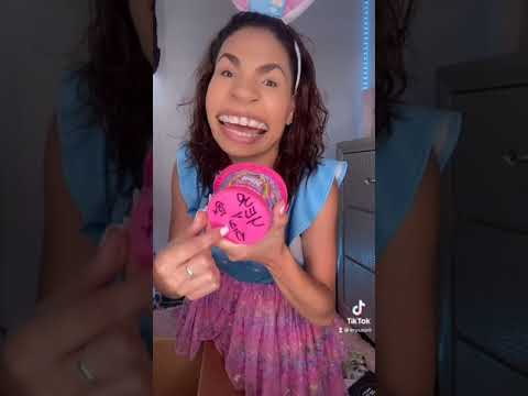 YEYO le REGALO una CAJA SORPRESA A SISI
