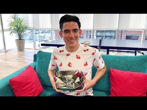 ME SORPRENDIERON CON EL BOTON DE DIAMANTE EN LAS OFICINAS DE YOUTUBE | Donato