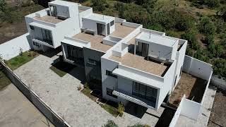 Casa en venta al sur de la ZMG, a unos metros del Periférico y López Mateos, coto con 3 casas Int.1