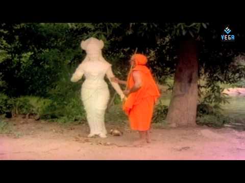 Kaakkum Kaamakakshi - Adi Sankara Guide Kamakshi