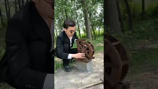 सूअर 🐷 को पालने 😎 के लिए Bodyguard 😎 ने बना डाला 5 Crore 😳 का बंगला || #shorts #trending #viralvideo