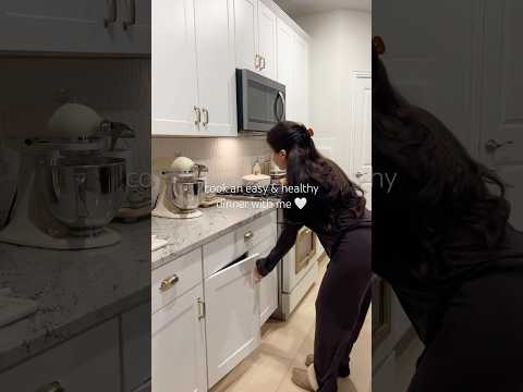 Asmr cook with me🤍 easy & healthy dinner idea #cooking #asmr #aesthetic #satisfying #dinner #inspo