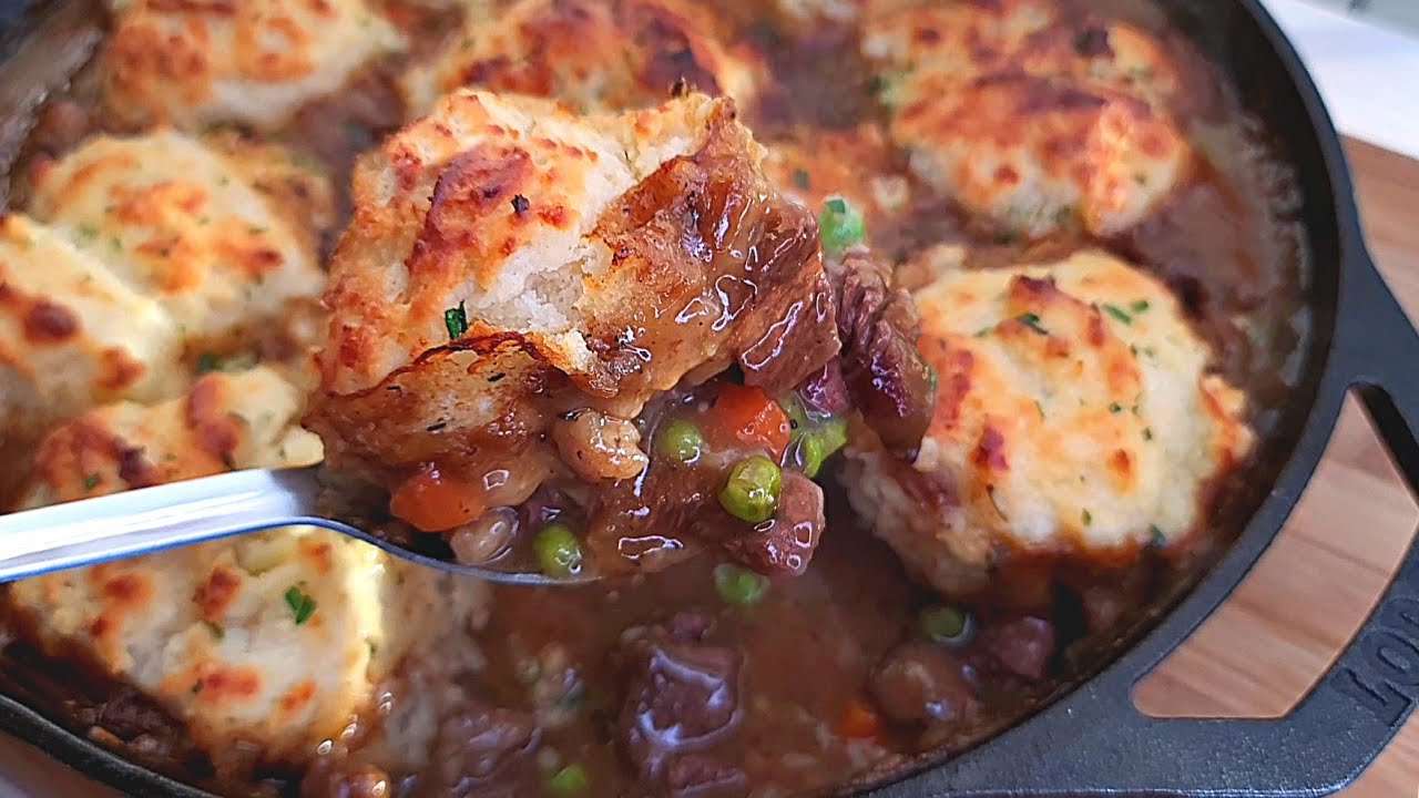 White Cheddar Chive Drop Biscuits Steak In Brown Gravy