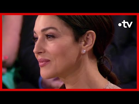 Mathieu Madénian charmé par la beauté de Monica Bellucci - Vivement Dimanche 5 mars 2023