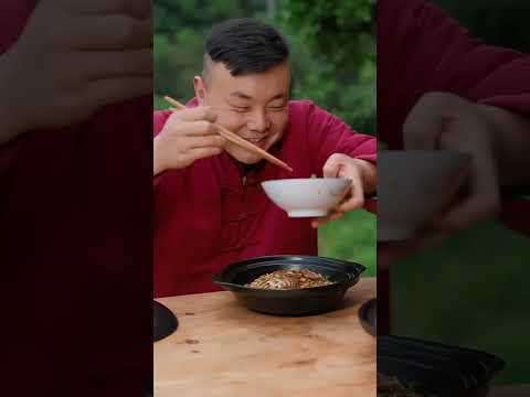 当大壮遇到老六 #农村美食#吃播#辣椒酱#抖音美食#tiktok#美食盲盒#spicy