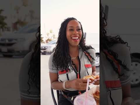 CHIVALRY IS GONE! Who’s going to pay! 💰🤷🏾‍♀️ #chivalry #comedy #daphniquesprings #viral