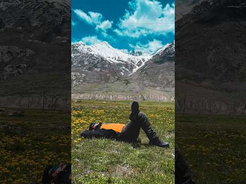 Would you sit here for a Minutes ? #lehladakhtourism #zanskar #travel #zanskar #komalandrandhir