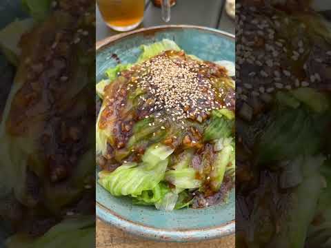 If you have iceberg lettuce, try this! 🥬🤙🏼