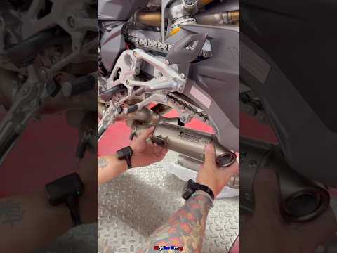 DUCATI V4S 2025 AKRAPOVIC EXHAUST