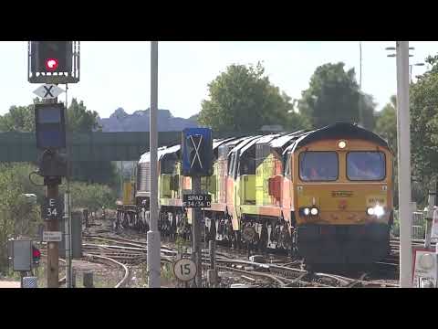 08511 passing 66790 'Louise', 70802, 70809, 70803 & 66762 at Eastleigh (22/09/23)