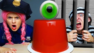 Mukbang Giant Eyeball Jelly Cake 하이유의 대왕 눈알 젤리 케이크 먹방! Escaping from a Candy Jail story | PinkyBlack