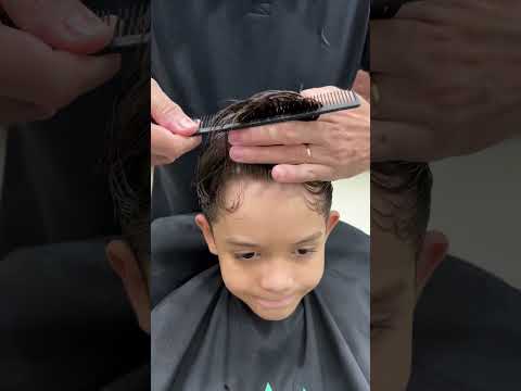 Como cortar cabelo social todo na tesoura/ técnicas de pente corrido