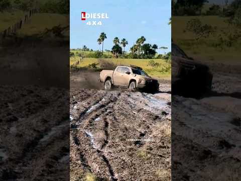 l200 tentando atravessar atoleiro mais não deu.. #camionete #agro #triton