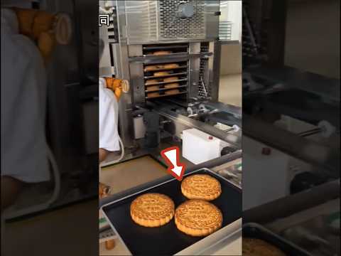 Workers are preparing food in the hotel ๐ฑ #shortvideo