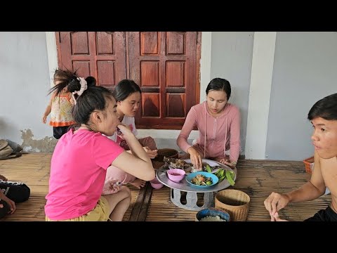 เผาปลาตำถั่วกินข้าวกับสาวครีมสาวอ้อนวันฝนริน:ເຜົາປາຕຳບັກຖົ່ວ