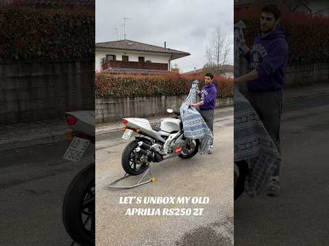 APRILIA RS250 Romboni 1997. Una perla rara, conservata e originale. #apriliars250 #apriliars125